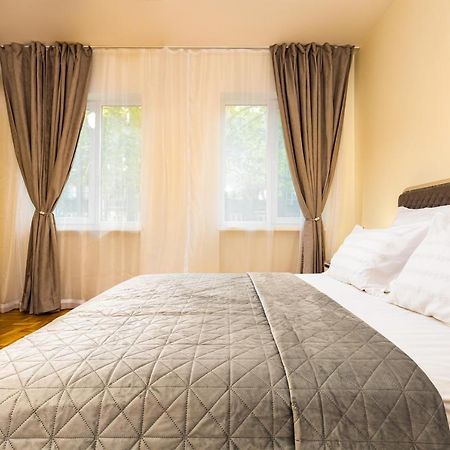 Bright Plovdiv Escape: Modern & Cozy 1Bd Apartment Exterior foto