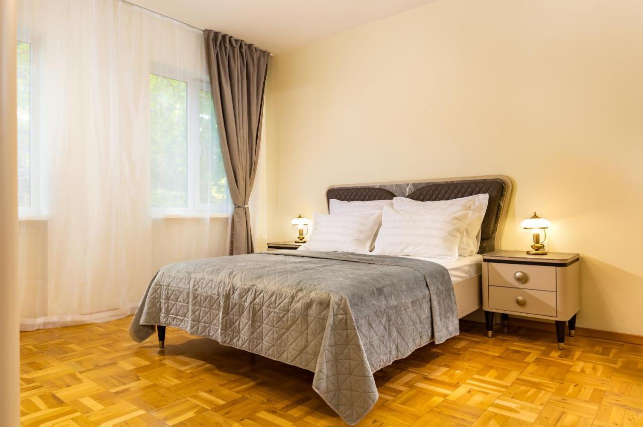 Bright Plovdiv Escape: Modern & Cozy 1Bd Apartment Exterior foto