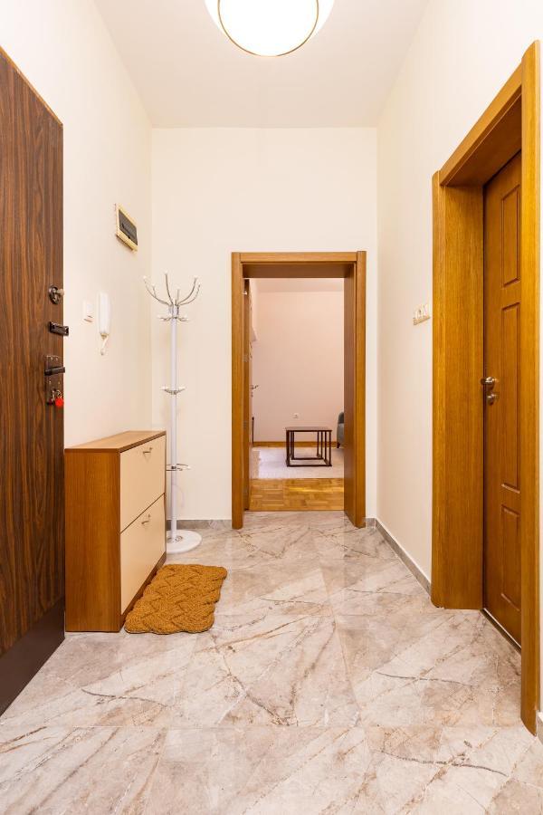 Bright Plovdiv Escape: Modern & Cozy 1Bd Apartment Exterior foto